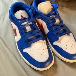 Size 7 boys tennis shoes, Nike Jordan 1